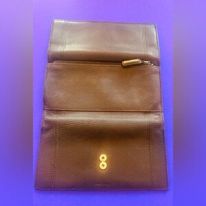Jones of New York Vintage unisex wallet.  Soft like butta’ great condition!